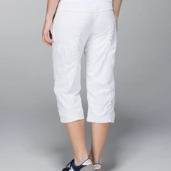 Lululemon Studio Crop Lined Capris Size 4 - Picture 3 of 8